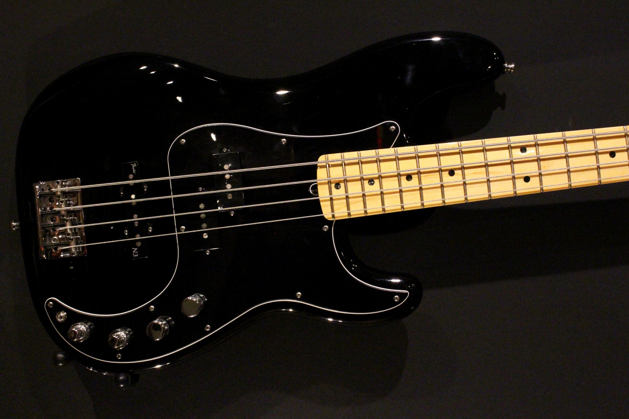 Fender Precision Bass Deluxe - Tanne Bass Corner