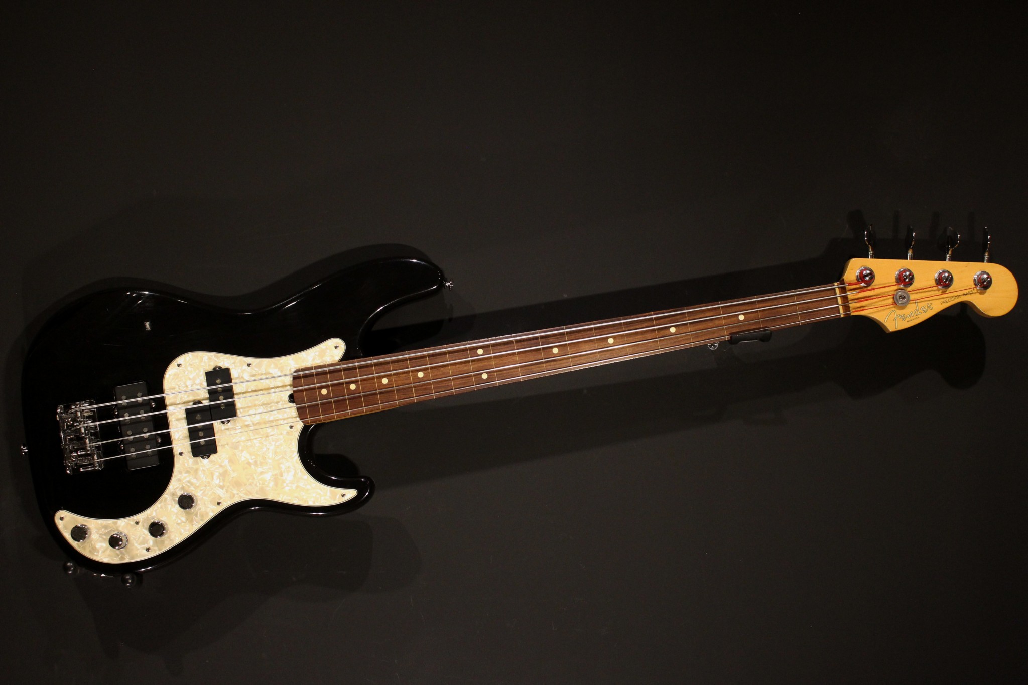 Fender Precision Bass Deluxe 4 USA Fretless - Segunda Mano - Tanne Bass  Corner